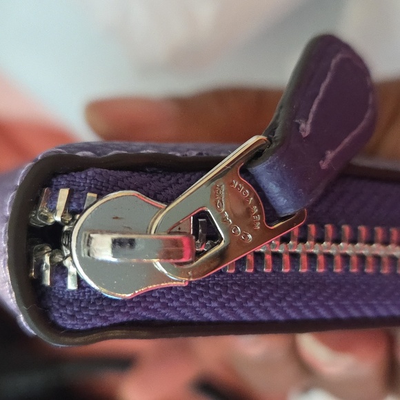 Coach NWOTs Zip Around Wallet - Picture 16 of 16